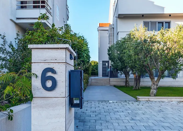 Tesa Luxury Apartment