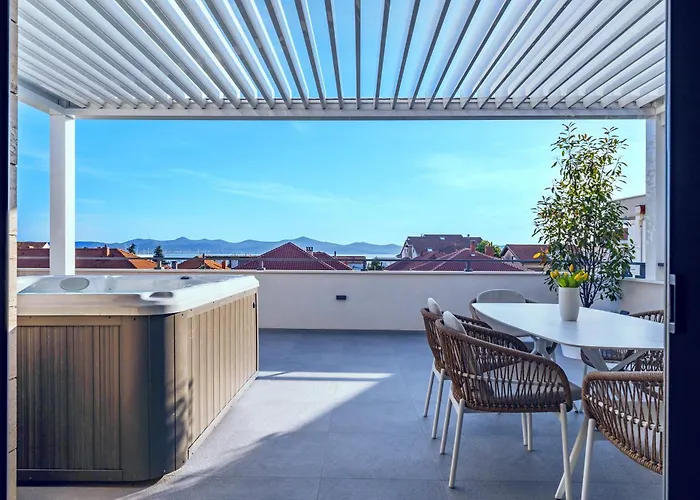 Tesa Luxury Apartment *