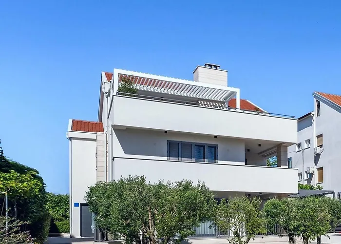 Tesa Luxury * 扎达尔